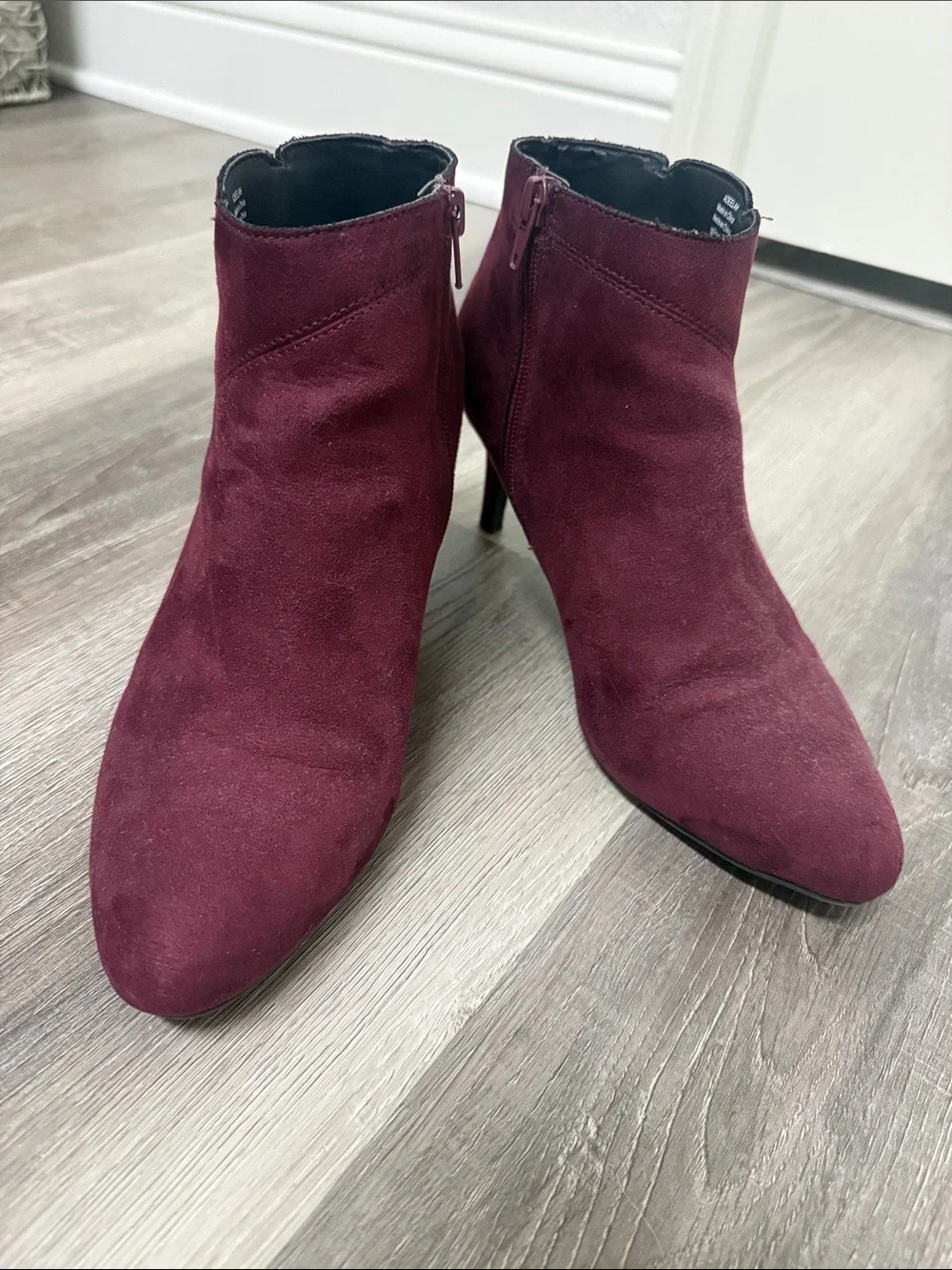 Kelly & Katie Wine Suede Pointed Ankle Booties with Side Zip 9M